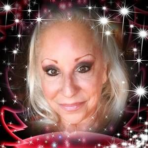 Meet your Posher, Dee